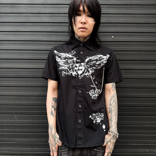 MON MAJES – Skull Chain Graphic Shirt