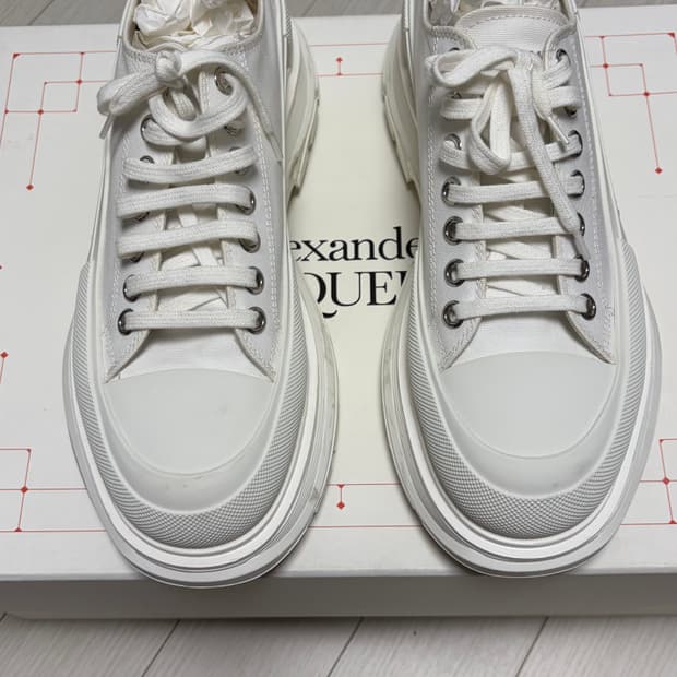 알랙산더맥퀸 트레드슬릭 스니커즈 43사이즈(280)