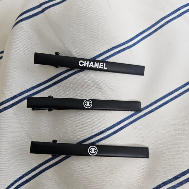 샤넬 헤어 집게핀