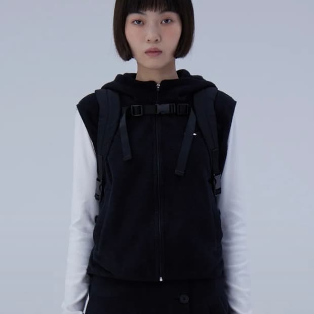 미세키서울 hoodie zip-up vest BLACK
