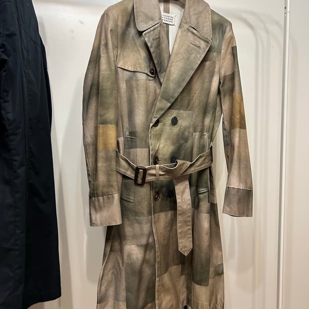 마르지엘라 트롱트뢰유 트랜치코트