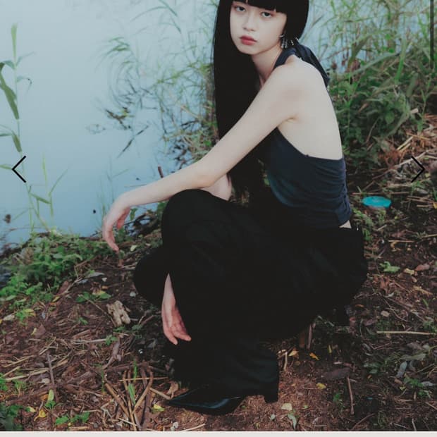 플레어업 홀터넥 탑 차콜