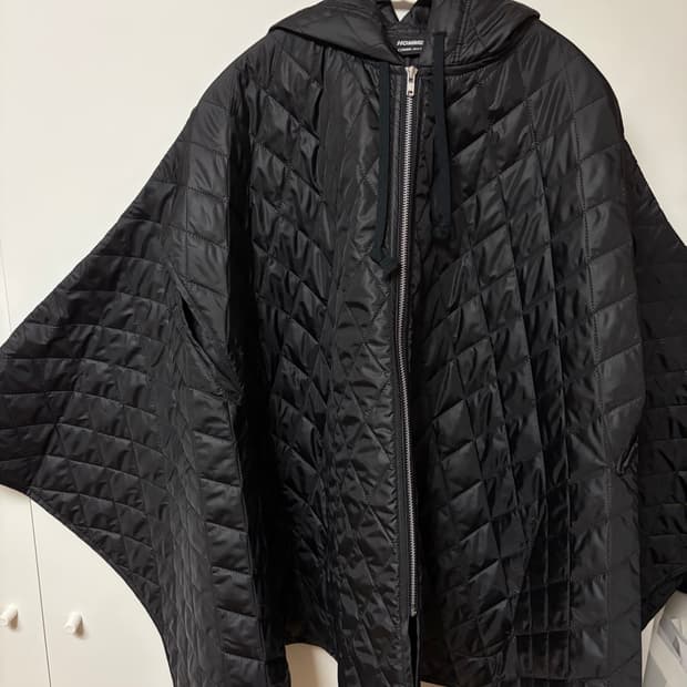 꼼데가르송 케이프