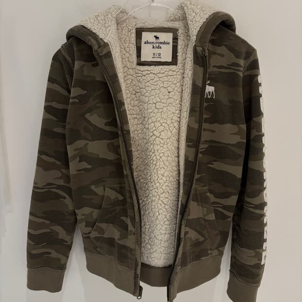 Abercrombie 아베크롬비 카모 후드집업