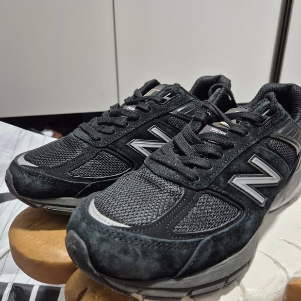 뉴발란스 m990v5 블랙