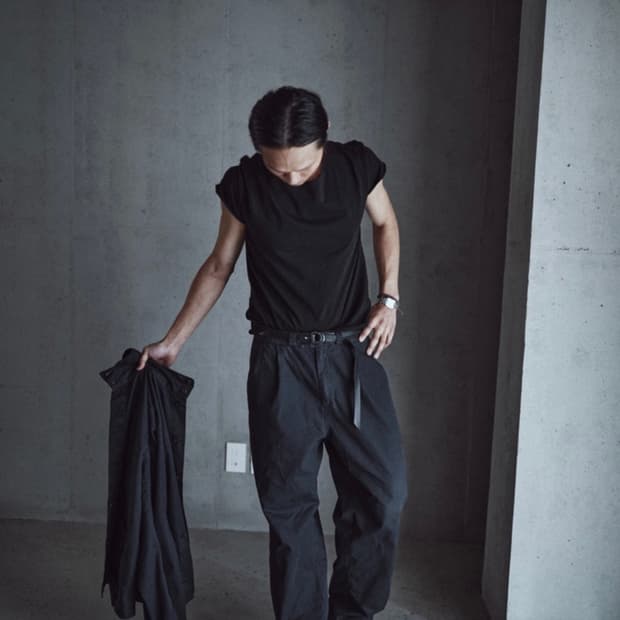 모노프리베 텍스쳐 롤 하프 슬리브 블랙 2