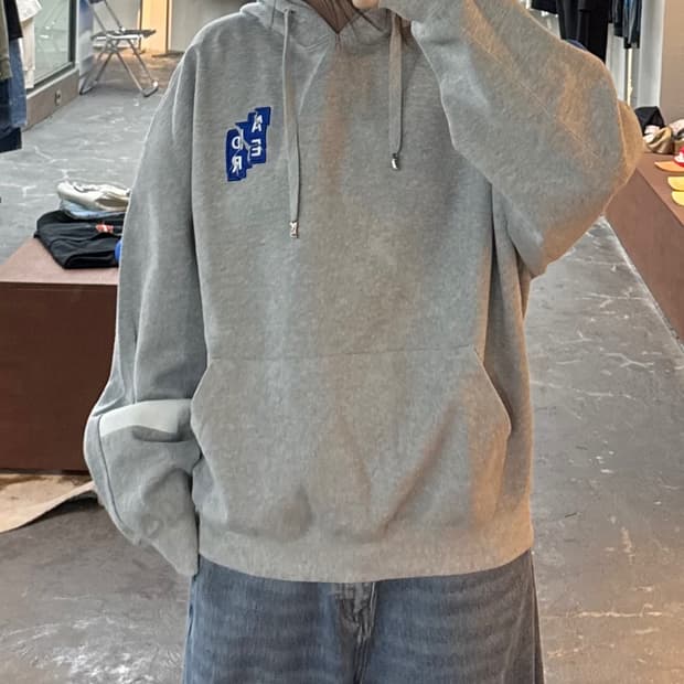 아더에러 6주년 시그니처로고 그레이 후드티 H2945