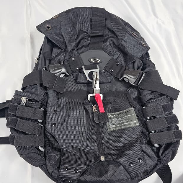 오클리텍티컬백팩