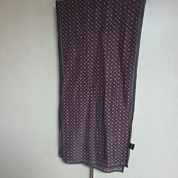 DAKS 체크 패턴 실크스카프