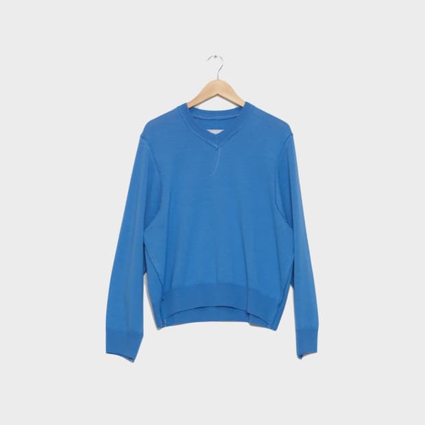 25SS 카미엘 포트젠스 프랑켄슈타인 브이넥 니트 블루