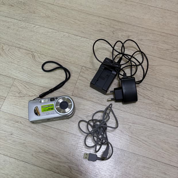 소니 DSC-P10 디지털 카메라