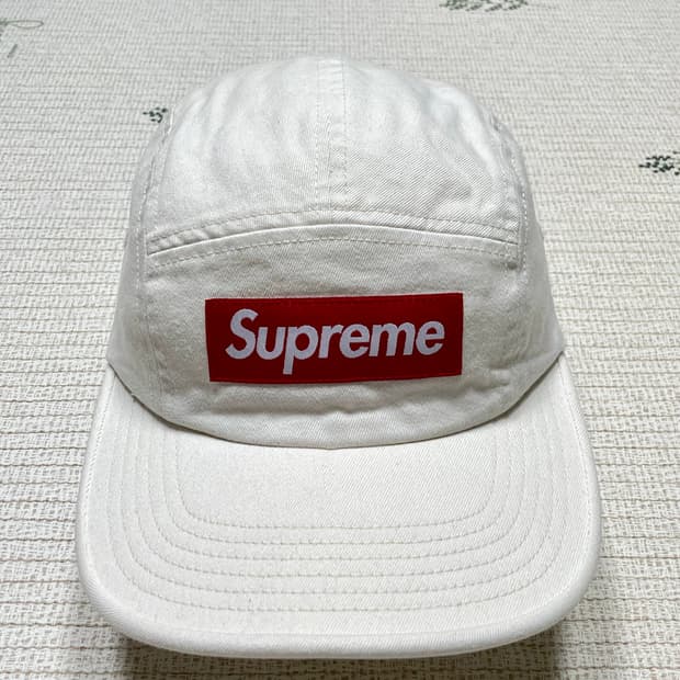슈프림 캠프캡 화이트