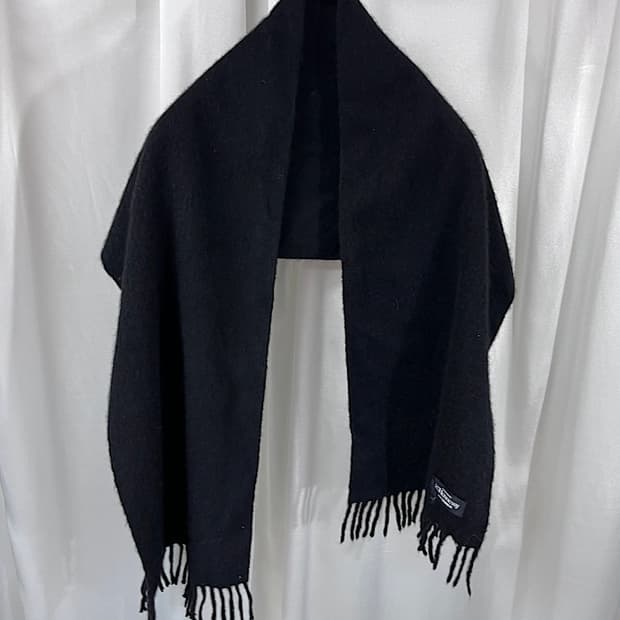 Hennessy cashmere muffler 