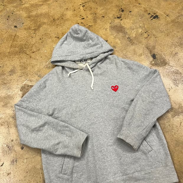 꼼데가르송 레드 와펜 그레이 후드티 