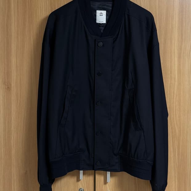 4) 폴리테루 울 바시티 봄버 다크네이비