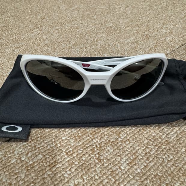 오클리 아이자켓리덕스 화이트