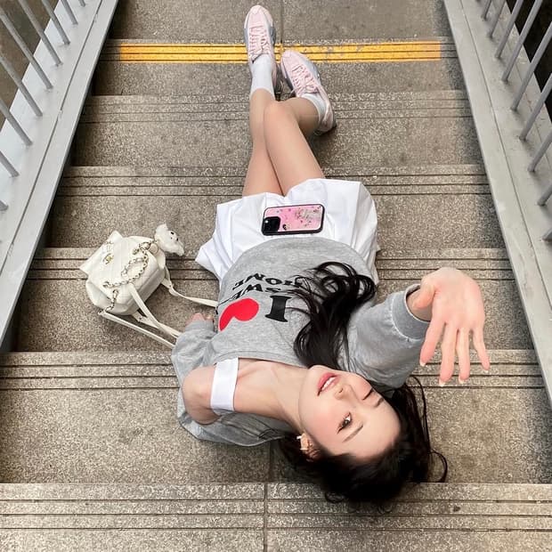 나이키 샥스 R4 핑크
