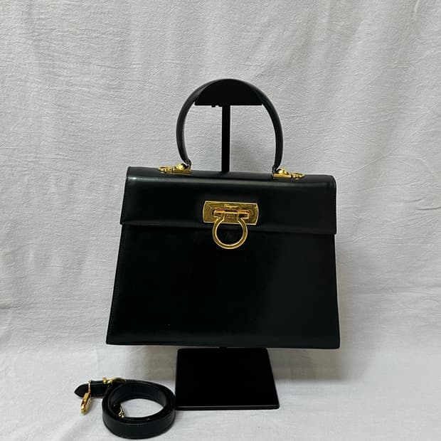 페라가모 켈리백 금장 간치니 토트백 탑핸들 크로스백 차정원백 김