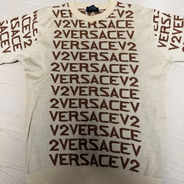 베르사체 니트 맨투맨