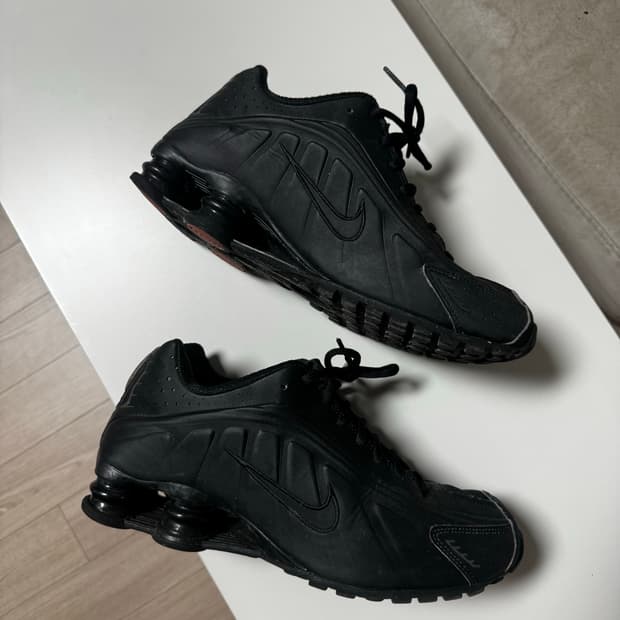 나이키 샥스 R4 블랙 W265