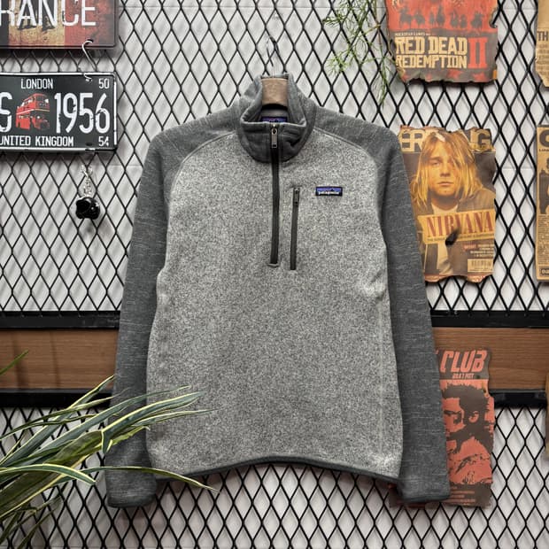 파타고니아 베터 스웨터 배색 하프 집업 전면 로고 포인트 그레이