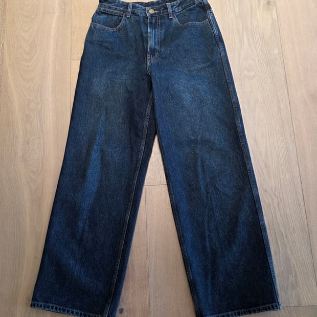 SOLID HOMME의 와이드 데님 청바지입니다
사이즈는 46