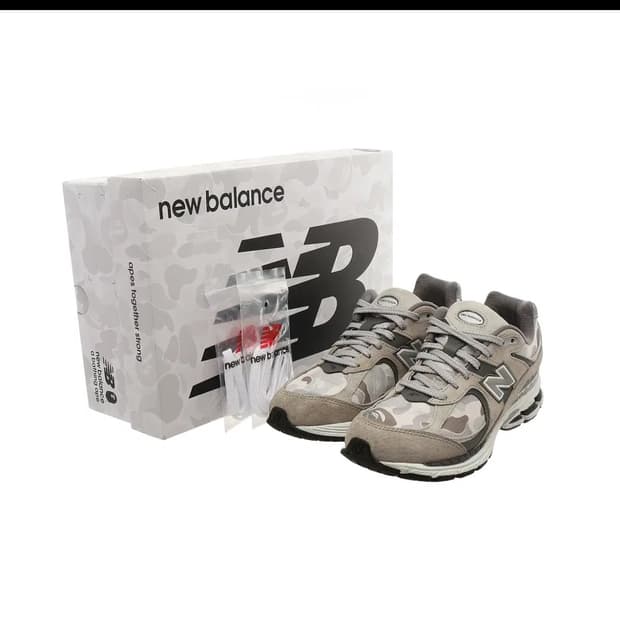 베이프 뉴발란스 2002R