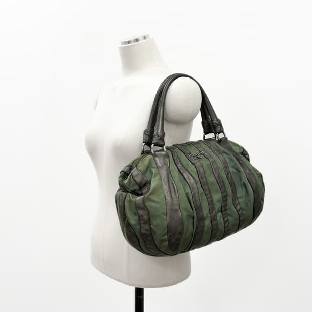 프라다 메탈릭 레더 & 나일론 스트라이프 토트백