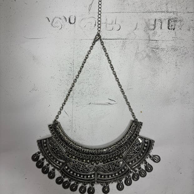 Metallic imperial necklace