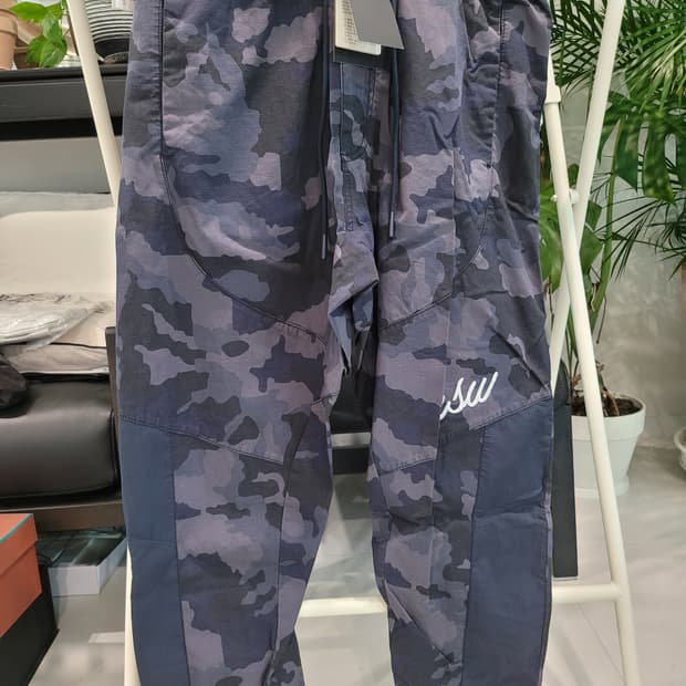 새상품] "감각적인 카모의 정석" 나이키 NSW 우븐 카모 조거 팬츠 (