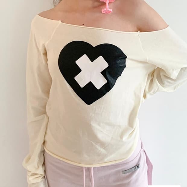샵페어리 cross heart cut off t-shirt (cream)