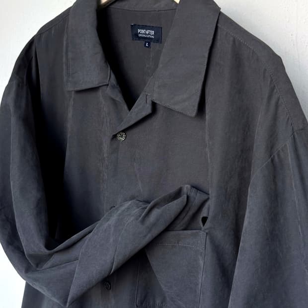  Soft fabric wide silhouette open collar