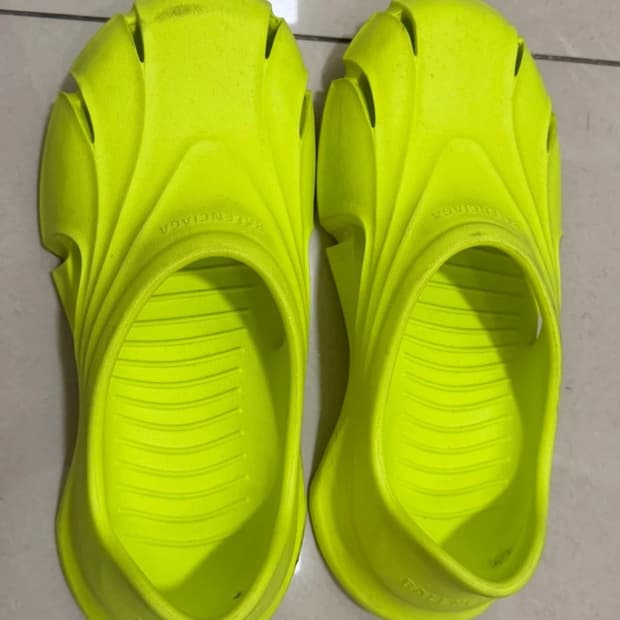 발렌시아가 샌들 43