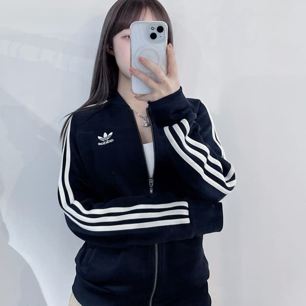 아디다스 유로파 블랙 삼선 트랙탑