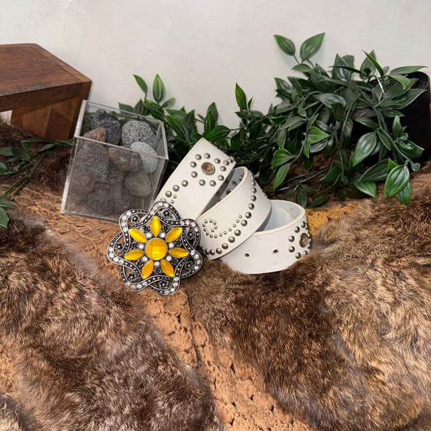 White ethnic flower cubic stud belt