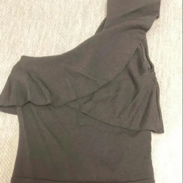 H&M 블랙 원숄더 탑 S