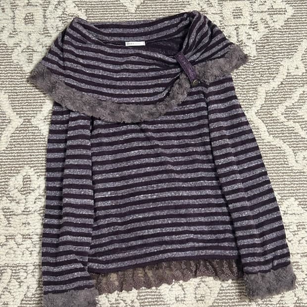 엑시즈팜 페어리 리본 오프숄더 니트