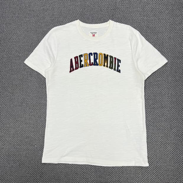 아베크롬비 화이트 반팔