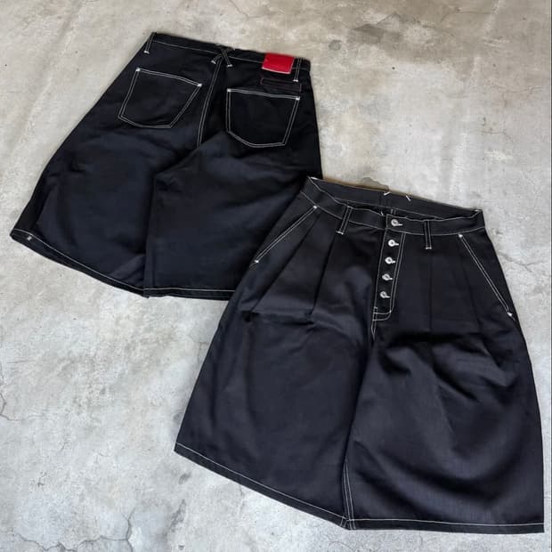 BELVET Star-Studded Rigid Tuck Shorts