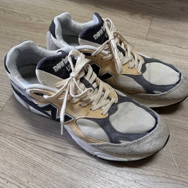 뉴발란스 990v3 문빔 마카디아넛 290