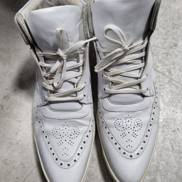 스웨어 영국 스니커즈 