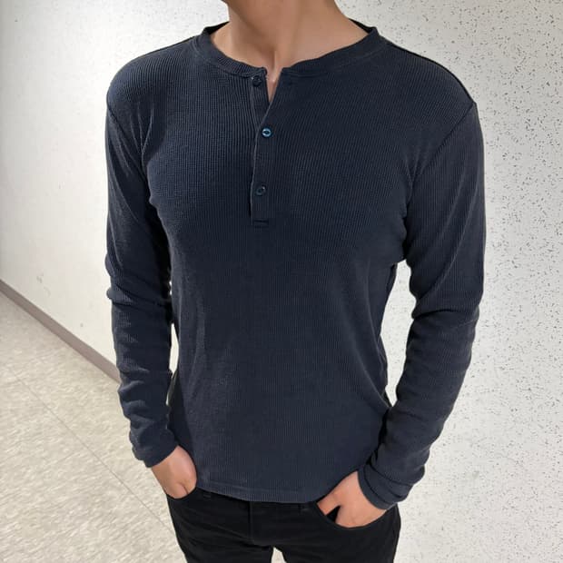 Suade henley neck sleeve