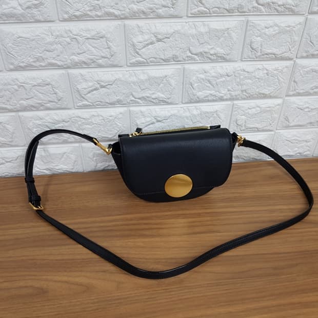 오야니 로티새들 크로스백