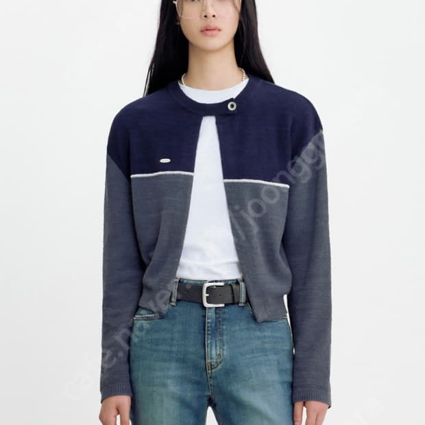 아비에무아 엠보스드 투톤 가디건 (네이비)