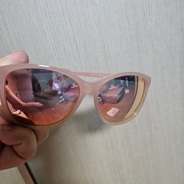 게스 오버사이즈 선글라스 핑크색상
