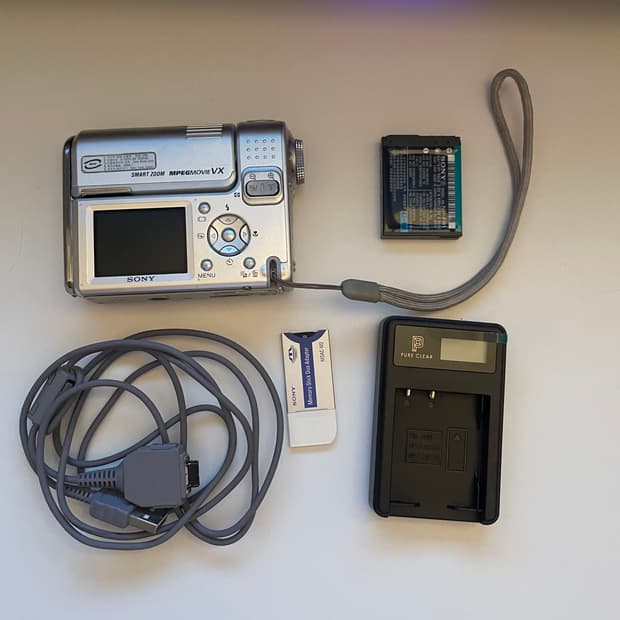 소니 사이버샷 dsc-f88 풀구성