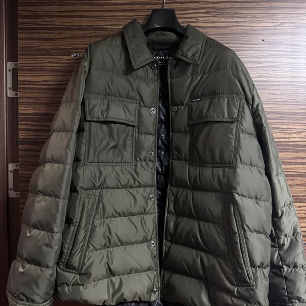 Coach 경량패딩 카키 S