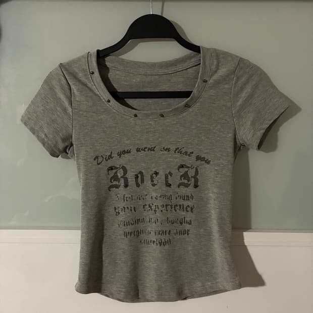 Gray stud T