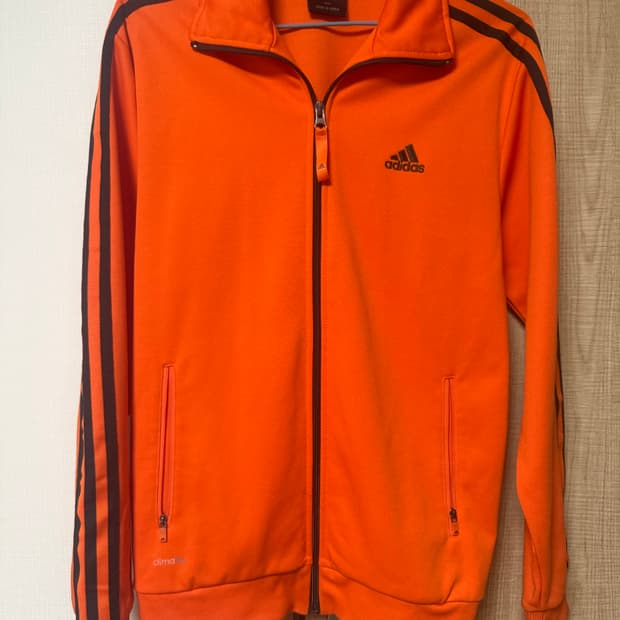 주황 아디다스