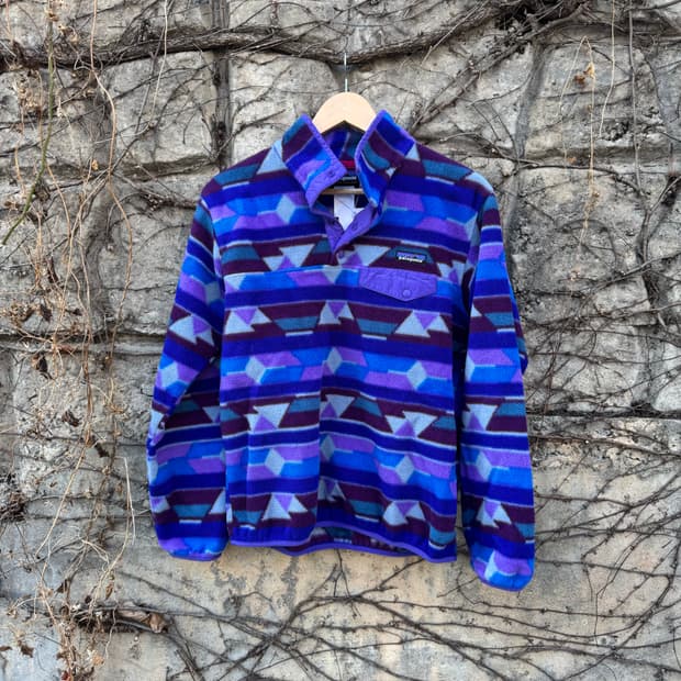파타고니아 빈티지 14년도 퍼플 아즈텍 신칠라 풀오버 플리스 스냅티